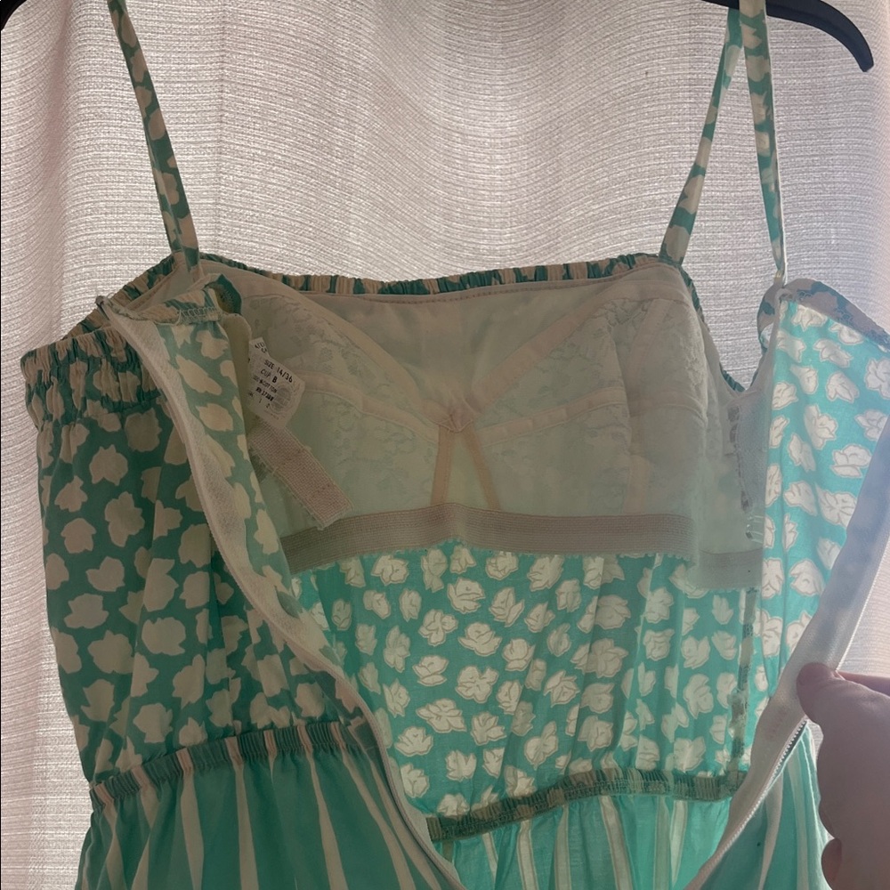 Green and White Patterned Romper - Picture 4 of 4